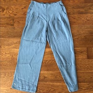 Lululemon Chambray trousers